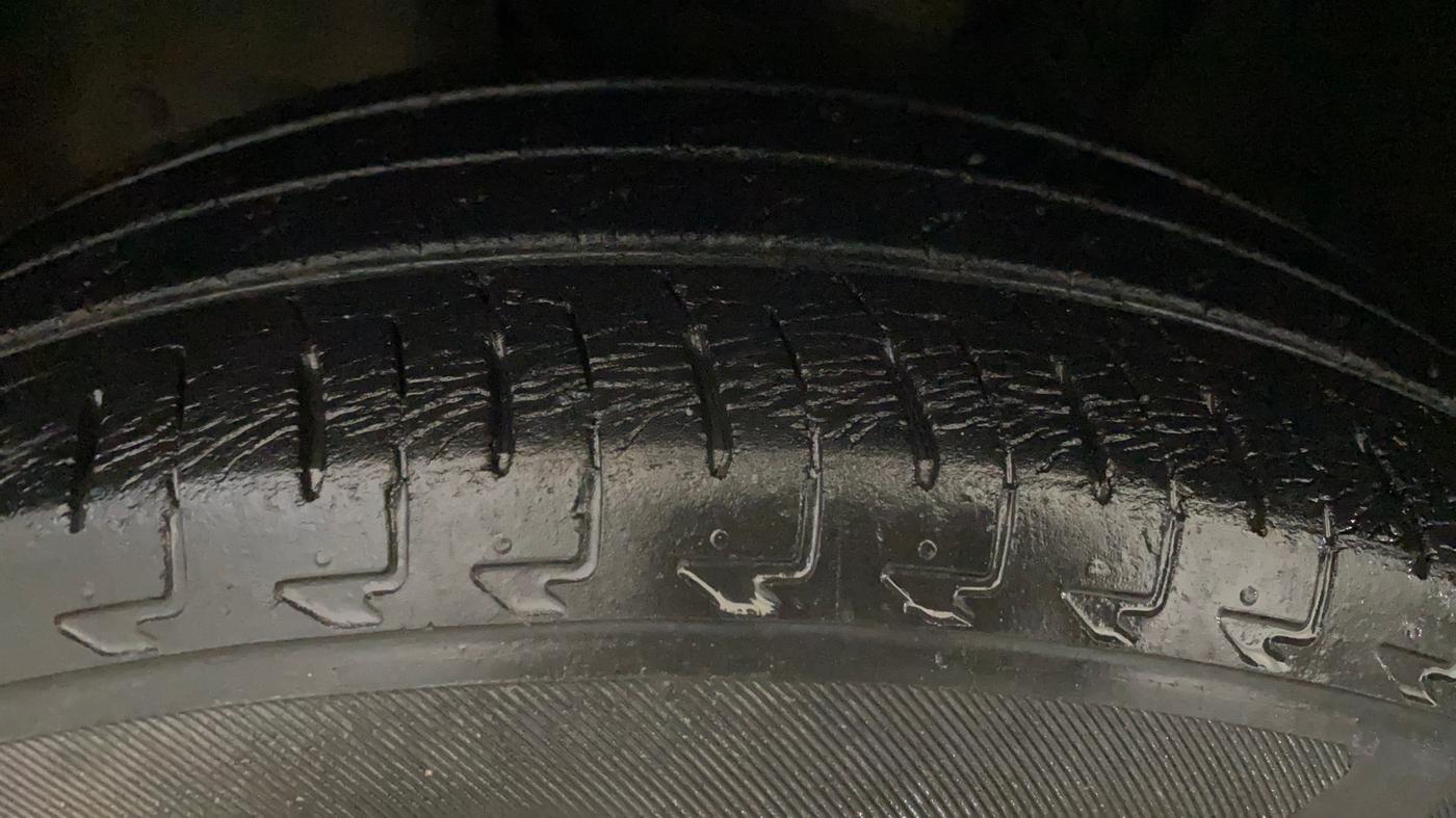 2018 Maruti IGNIS DELTA 1.2 AMT, Petrol, Automatic, 37,357 km, Left Front Tyre Tread