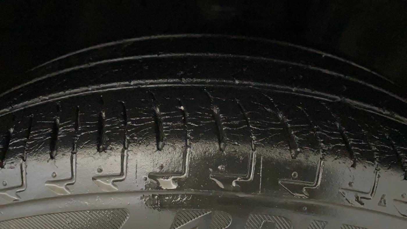 2018 Maruti IGNIS DELTA 1.2 AMT, Petrol, Automatic, 37,357 km, Right Front Tyre Tread