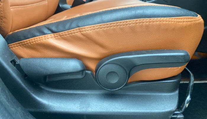 2018 Maruti Vitara Brezza ZDI AMT, Diesel, Automatic, 59,624 km, Driver Side Adjustment Panel