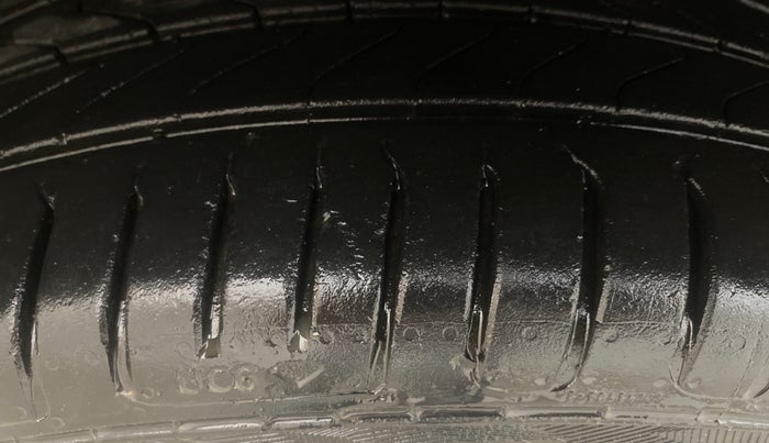 2018 Maruti Vitara Brezza ZDI AMT, Diesel, Automatic, 59,624 km, Left Front Tyre Tread