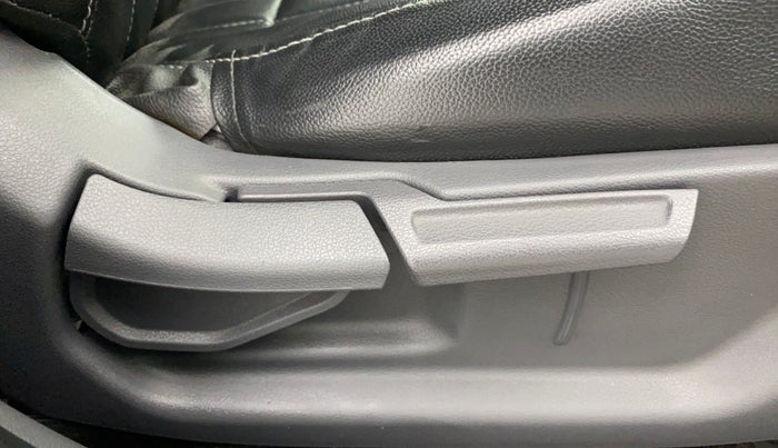 2020 Hyundai GRAND I10 NIOS SPORTZ AMT 1.2 KAPPA VTVT, CNG, Automatic, 63,245 km, Driver Side Adjustment Panel