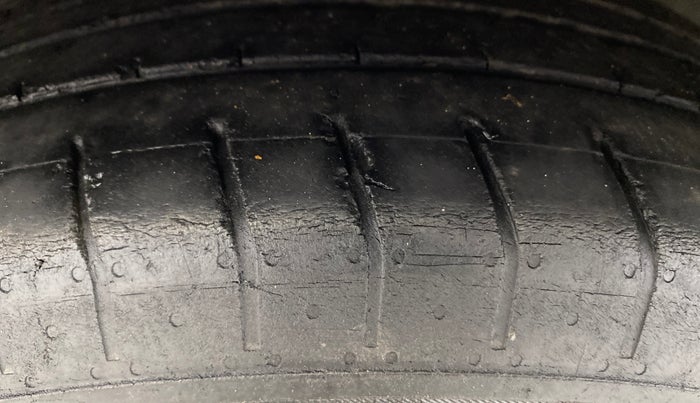 2016 Ford Ecosport TITANIUM 1.5L PETROL AT, Petrol, Automatic, 1,03,716 km, Left Front Tyre Tread