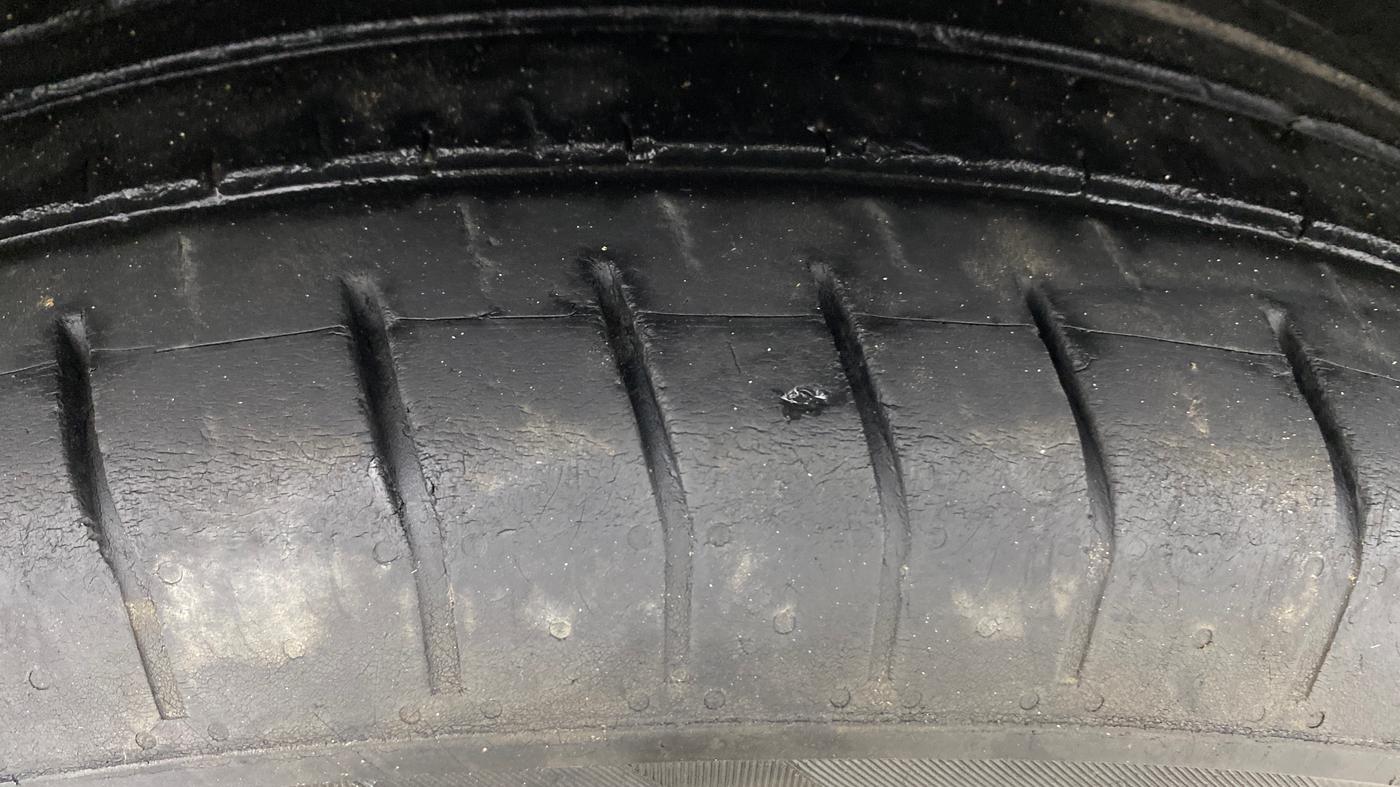 2016 Ford Ecosport TITANIUM 1.5L PETROL AT, Petrol, Automatic, 1,03,831 km, Right Rear Tyre Tread