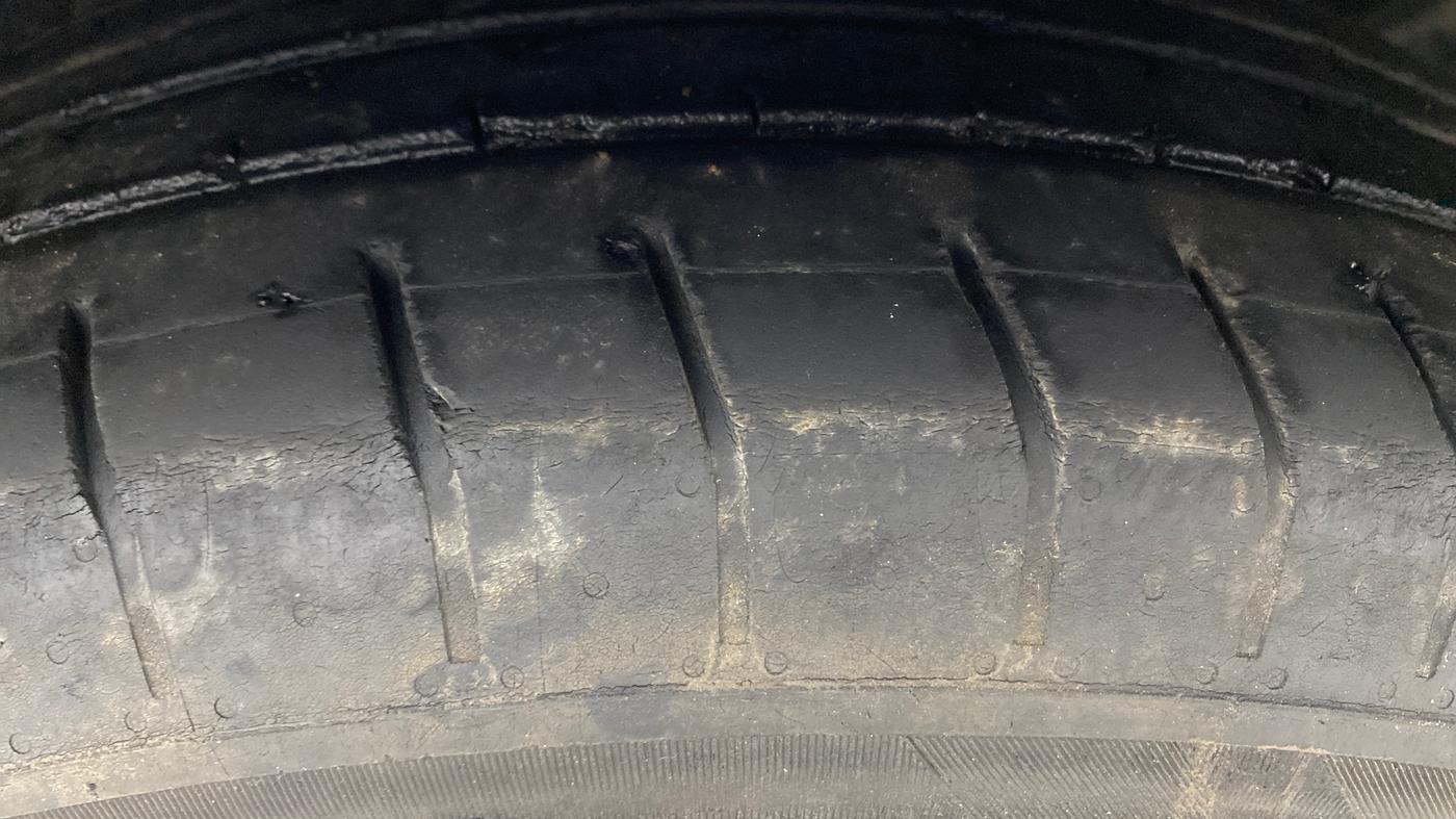 2016 Ford Ecosport TITANIUM 1.5L PETROL AT, Petrol, Automatic, 1,03,831 km, Right Front Tyre Tread