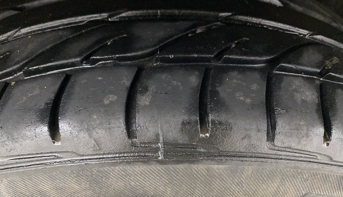 2016 Ford Ecosport TITANIUM 1.5L PETROL AT, Petrol, Automatic, 1,03,716 km, Left Rear Tyre Tread