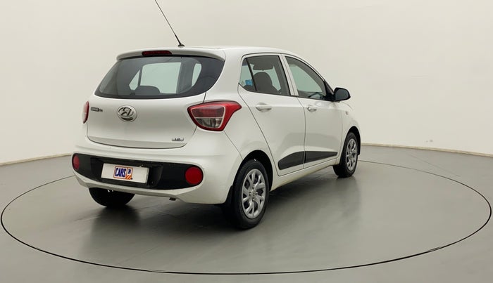 2017 Hyundai Grand i10 MAGNA 1.2 KAPPA VTVT, Petrol, Manual, 40,795 km, Right Back Diagonal