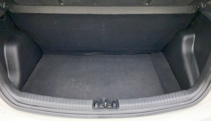 2017 Hyundai Grand i10 MAGNA 1.2 KAPPA VTVT, Petrol, Manual, 40,795 km, Boot Inside