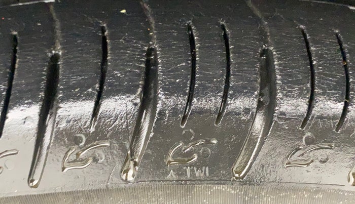 2022 Toyota URBAN CRUISER HIGH GRADE MT, Petrol, Manual, 30,502 km, Right Front Tyre Tread