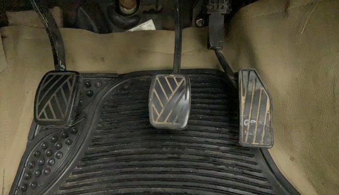 2017 Maruti Dzire VDI, Diesel, Manual, 1,10,688 km, Pedals