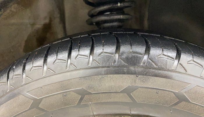 2017 Maruti IGNIS DELTA 1.2 AMT, Petrol, Automatic, 70,853 km, Right Front Tyre Tread