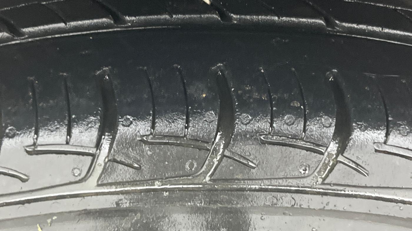 2018 Maruti Ertiga VDI SHVS, Diesel, Manual, 74,008 km, Right Rear Tyre Tread