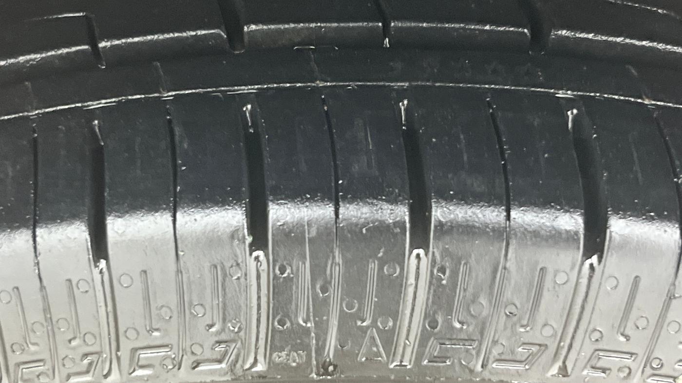 2018 Maruti Ertiga VDI SHVS, Diesel, Manual, 74,008 km, Left Front Tyre Tread