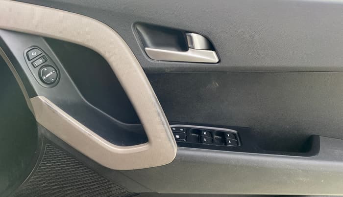 2016 Hyundai Creta SX PLUS 1.6 PETROL, Petrol, Manual, 1,32,115 km, Driver Side Door Panels Control