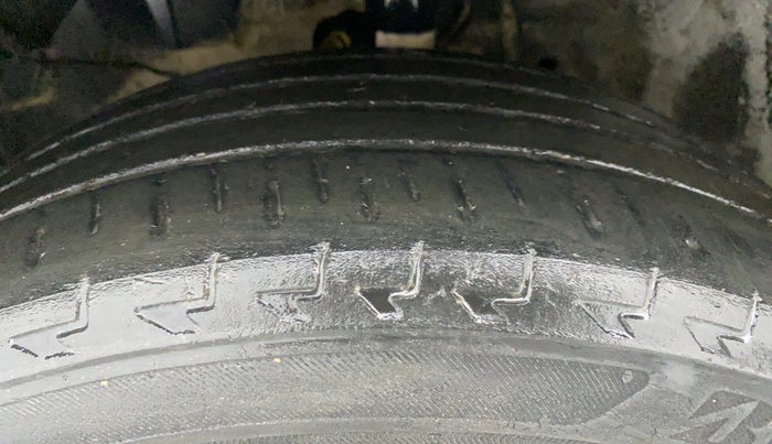 2017 Honda WR-V 1.2 i-VTEC VX MT, Petrol, Manual, 59,568 km, Left Front Tyre Tread