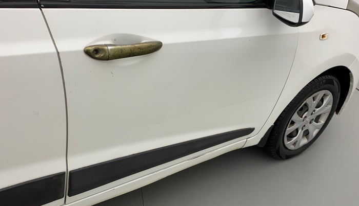 2016 Hyundai Grand i10 MAGNA 1.2 KAPPA VTVT, Petrol, Manual, 64,160 km, Driver-side door - Slightly dented