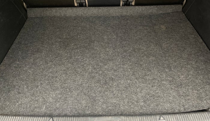 2013 Skoda Yeti AMBITION 2.0 TDI CR 4X2, Diesel, Manual, 71,866 km, Boot Inside