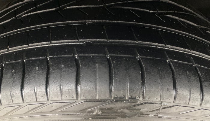 2013 Skoda Yeti AMBITION 2.0 TDI CR 4X2, Diesel, Manual, 71,866 km, Left Rear Tyre Tread