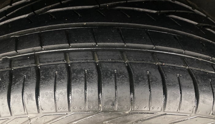 2013 Skoda Yeti AMBITION 2.0 TDI CR 4X2, Diesel, Manual, 71,866 km, Right Rear Tyre Tread