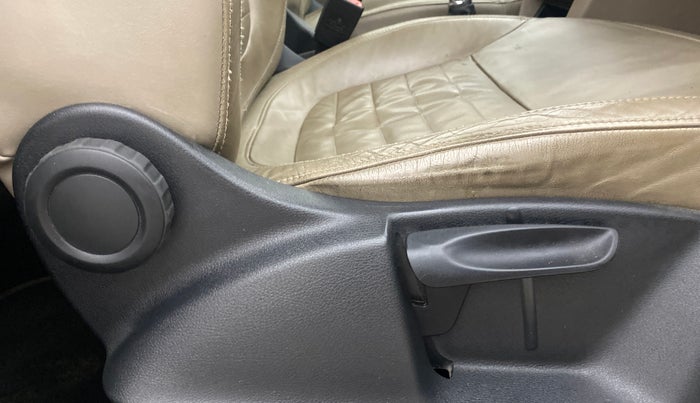 2013 Skoda Yeti AMBITION 2.0 TDI CR 4X2, Diesel, Manual, 71,866 km, Driver Side Adjustment Panel