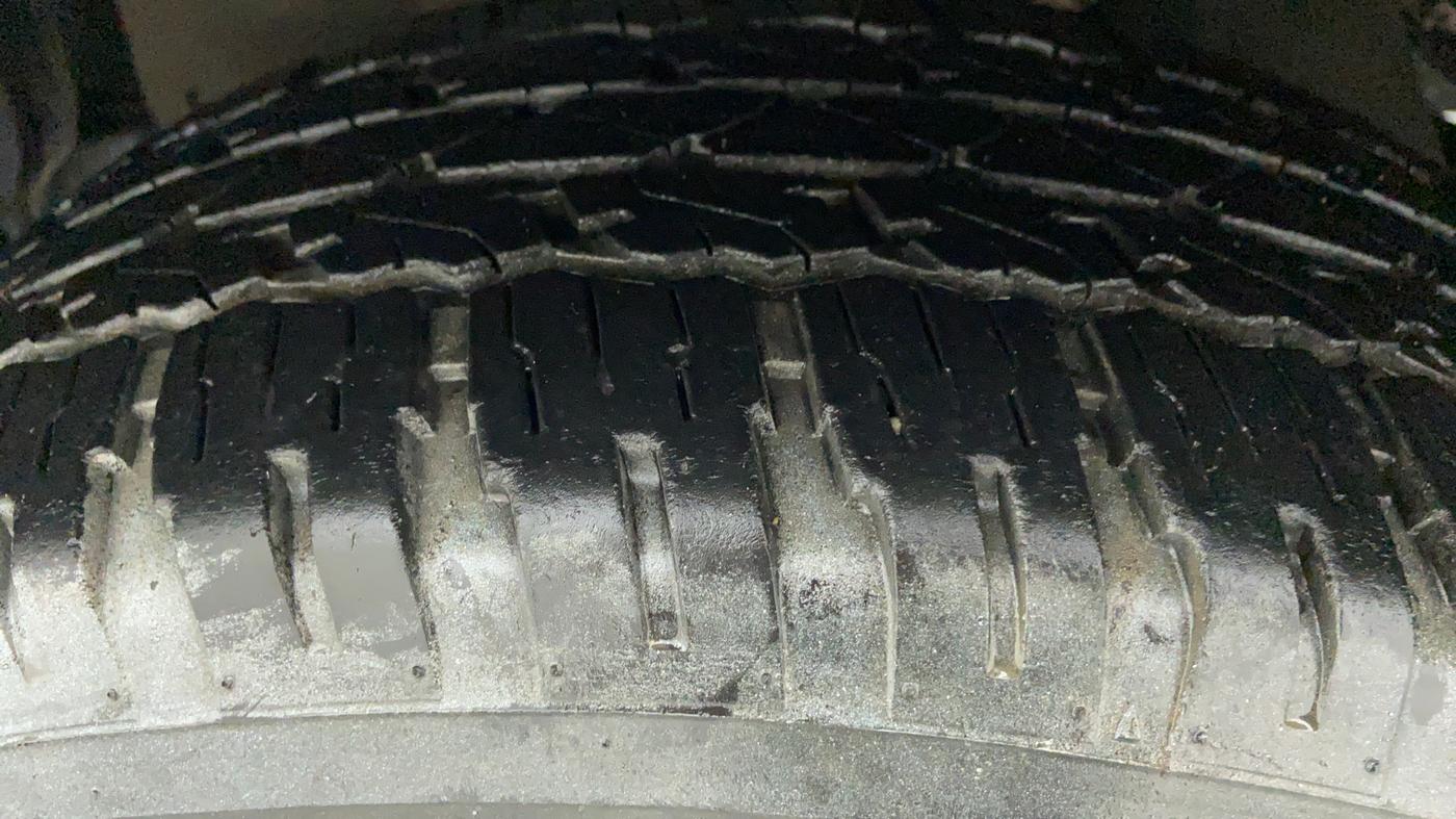 2013 Toyota Fortuner 3.0 AT 4X2, Diesel, Automatic, 1 km, Left Front Tyre Tread