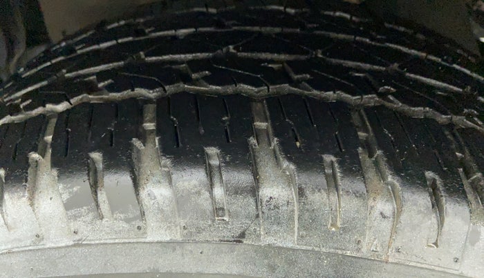 2013 Toyota Fortuner 3.0 AT 4X2, Diesel, Automatic, 1 km, Left Front Tyre Tread