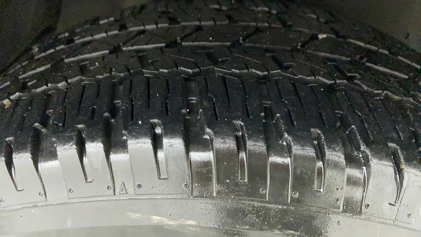 2013 Toyota Fortuner 3.0 AT 4X2, Diesel, Automatic, 1 km, Right Front Tyre Tread