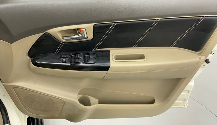2013 Toyota Fortuner 3.0 AT 4X2, Diesel, Automatic, 1 km, Driver Side Door Panels Control
