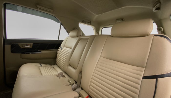 2013 Toyota Fortuner 3.0 AT 4X2, Diesel, Automatic, 1 km, Right Side Rear Door Cabin