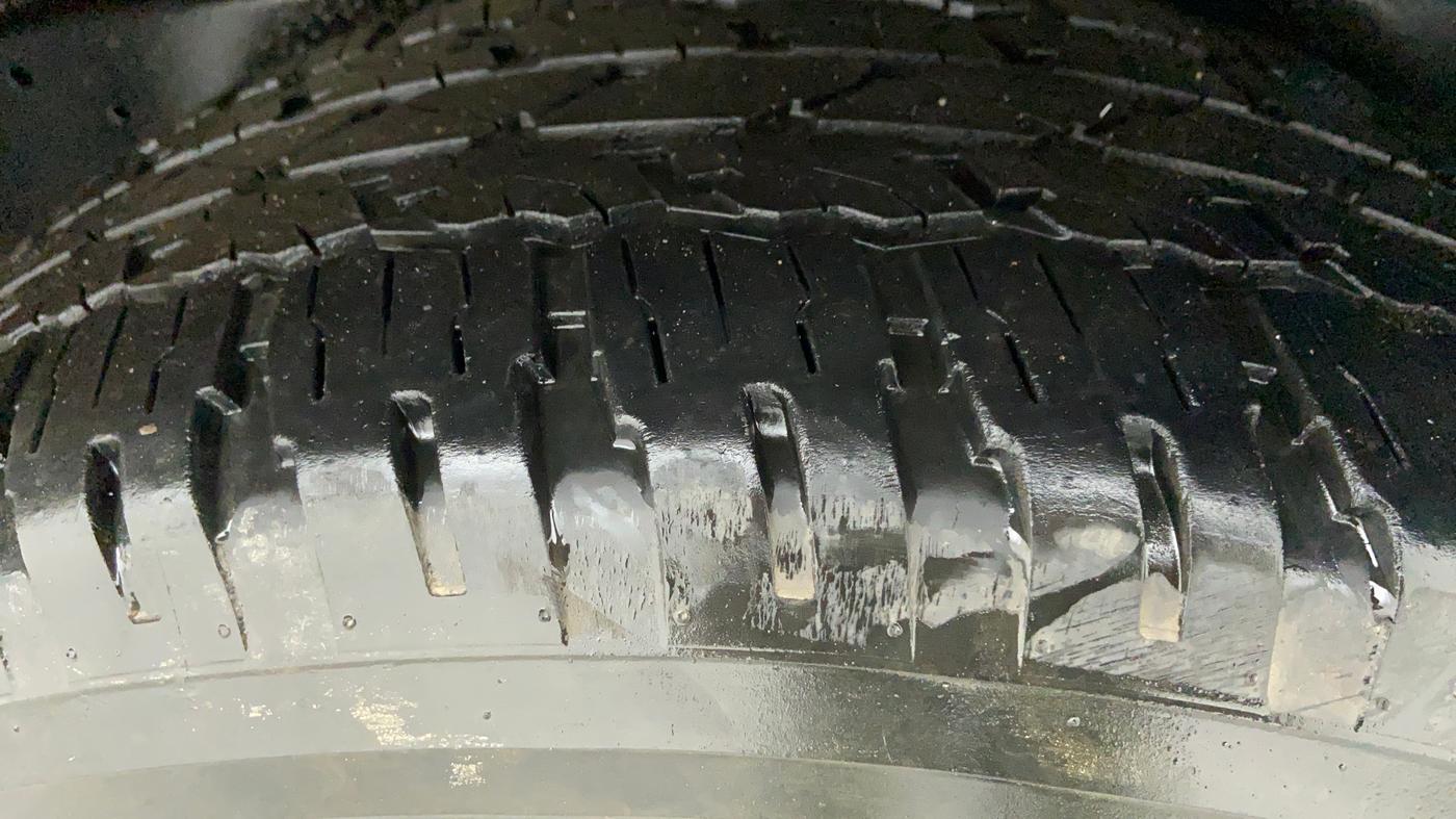 2013 Toyota Fortuner 3.0 AT 4X2, Diesel, Automatic, 1 km, Left Rear Tyre Tread
