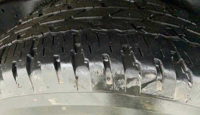 2013 Toyota Fortuner 3.0 AT 4X2, Diesel, Automatic, 1 km, Left Rear Tyre Tread