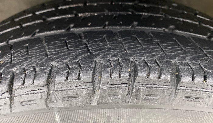 2010 Maruti Alto K10 VXI P, Petrol, Manual, 30,275 km, Left Front Tyre Tread