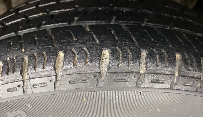 2010 Maruti Alto K10 VXI P, Petrol, Manual, 30,275 km, Right Rear Tyre Tread