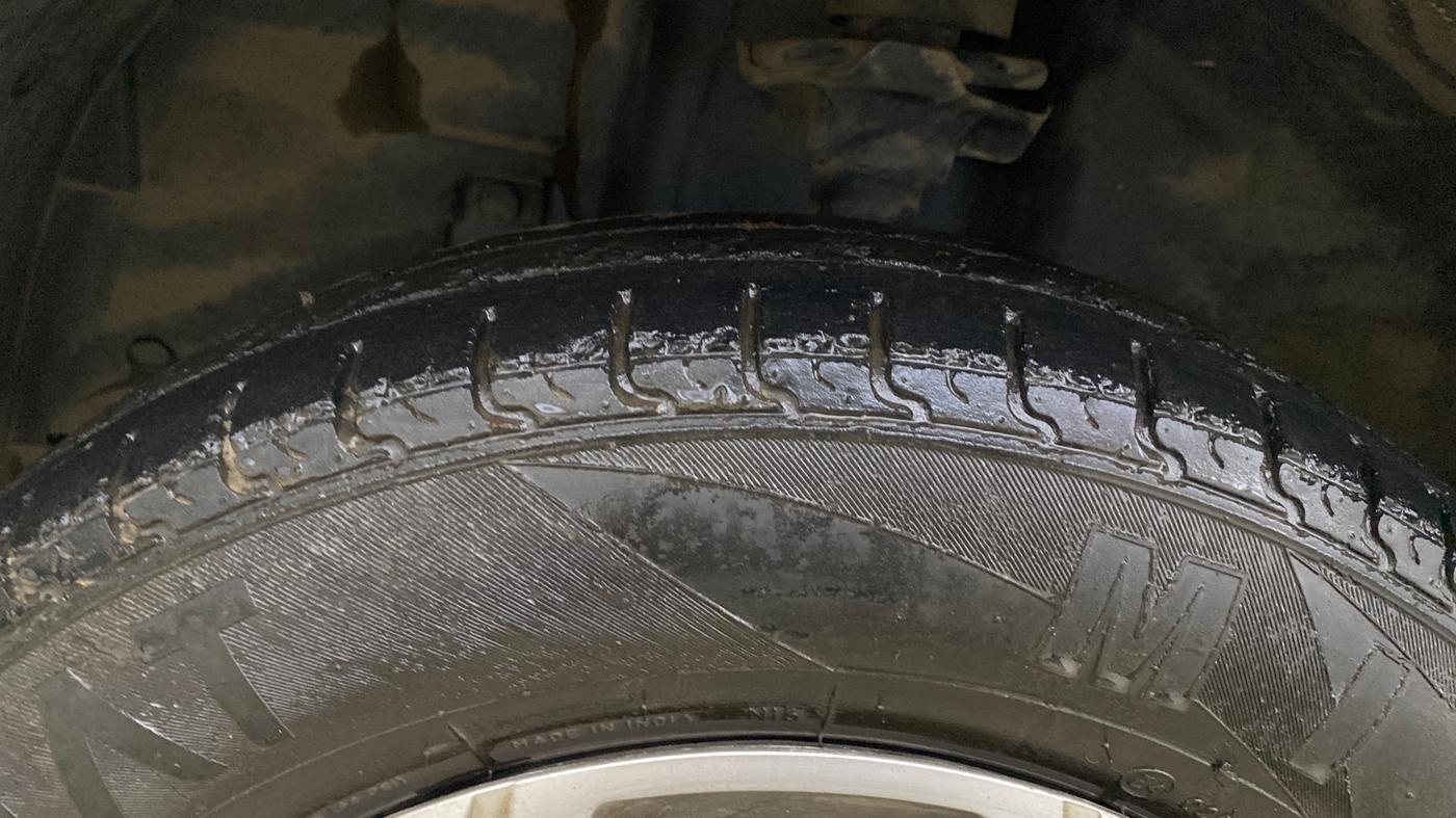 2017 Renault Kwid CLIMBER 1.0 AMT, Petrol, Automatic, 41,499 km, Left Front Tyre Tread