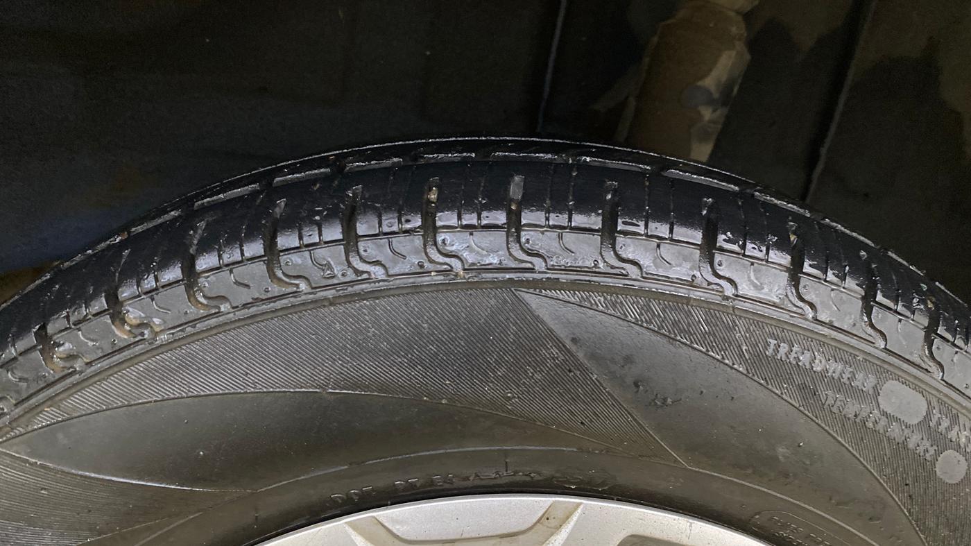 2017 Renault Kwid CLIMBER 1.0 AMT, Petrol, Automatic, 41,499 km, Left Rear Tyre Tread