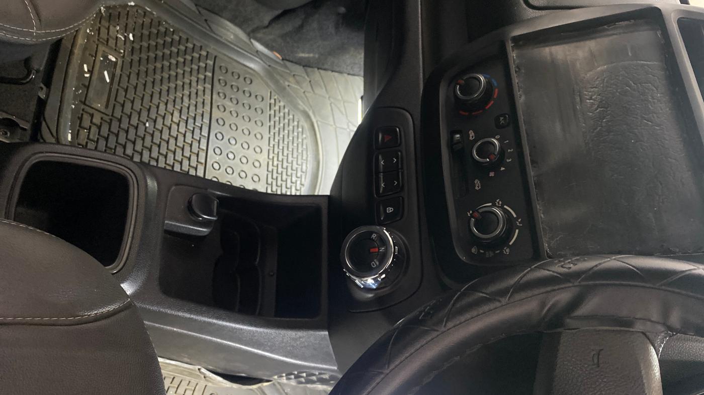 2017 Renault Kwid CLIMBER 1.0 AMT, Petrol, Automatic, 41,499 km, Gear Lever