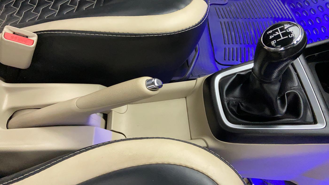 2018 Maruti Dzire ZDI Plus, Diesel, Manual, 52,002 km, Gear Lever