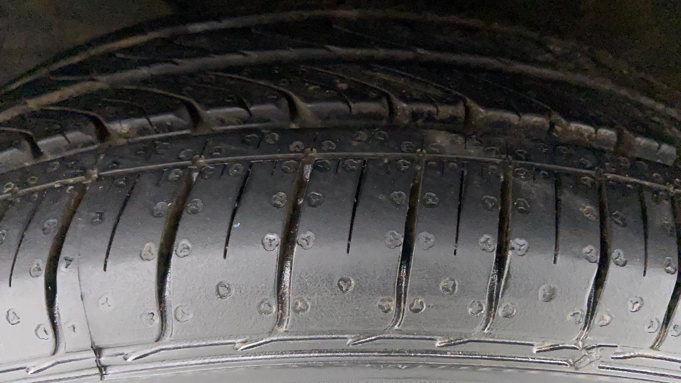 2018 Maruti Dzire ZDI Plus, Diesel, Manual, 52,002 km, Left Front Tyre Tread