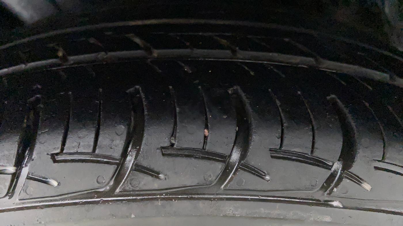 2018 Maruti Dzire ZDI Plus, Diesel, Manual, 52,002 km, Right Rear Tyre Tread