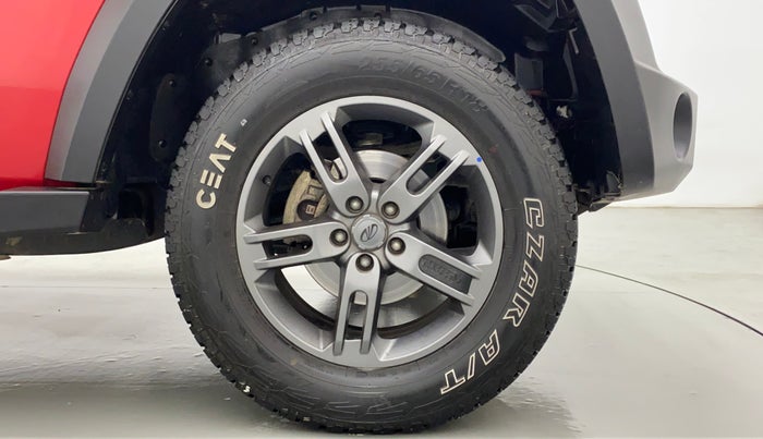 2021 Mahindra Thar LX PETROL HT 4WD AT, Petrol, Automatic, 3,268 km, Right Front Wheel