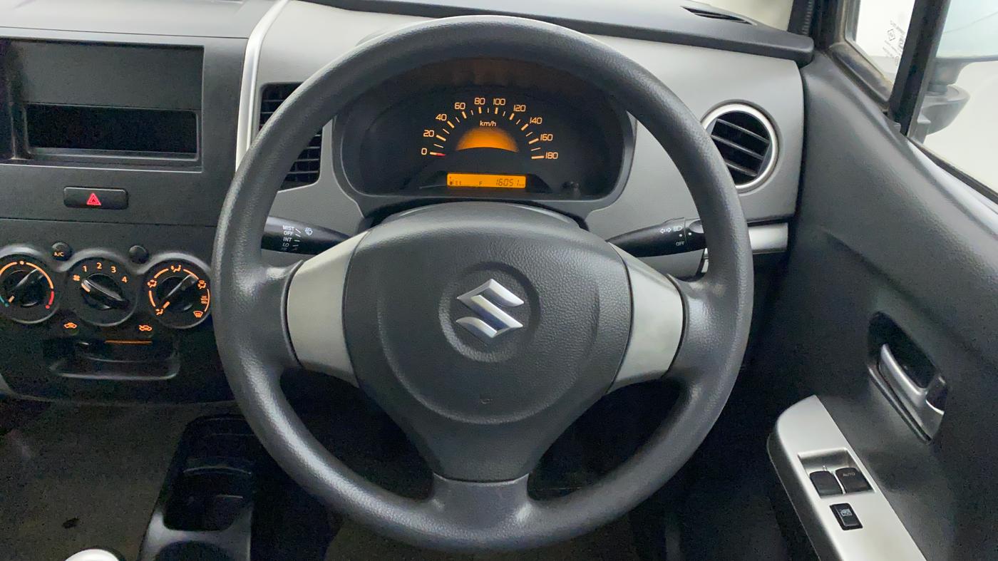 2012 Maruti Wagon R 1.0 LXI, Petrol, Manual, 16,051 km, Steering Wheel Close Up