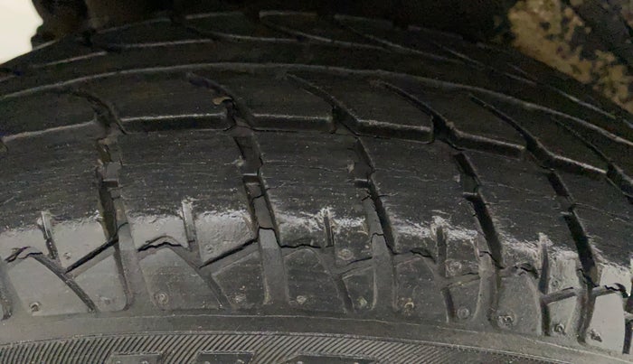 2012 Maruti Wagon R 1.0 LXI, Petrol, Manual, 16,051 km, Right Rear Tyre Tread