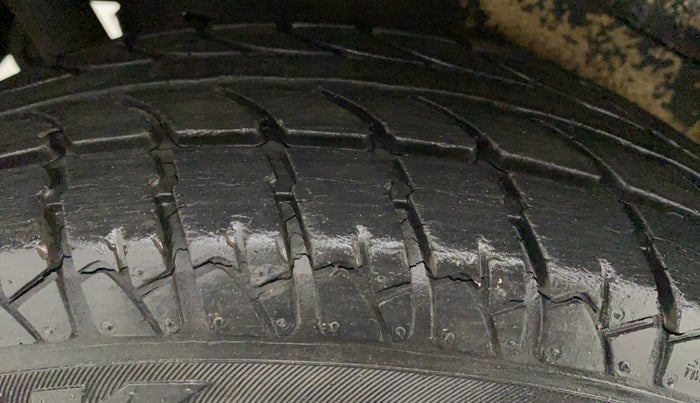 2012 Maruti Wagon R 1.0 LXI, Petrol, Manual, 16,051 km, Left Rear Tyre Tread