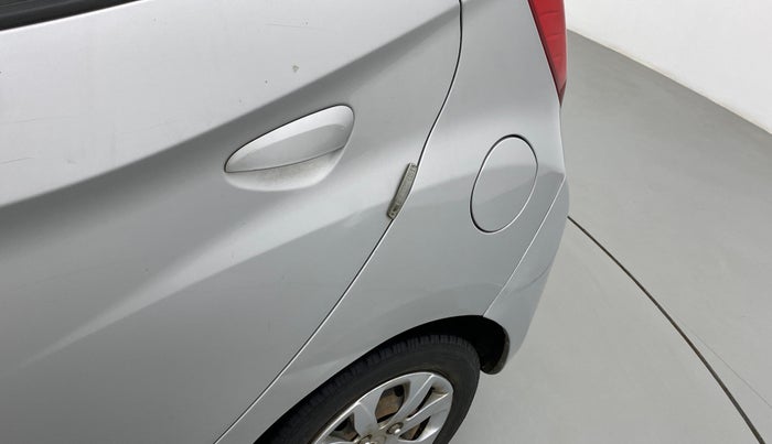 2016 Hyundai Eon SPORTZ, Petrol, Manual, 1,13,131 km, Left quarter panel - Slightly dented