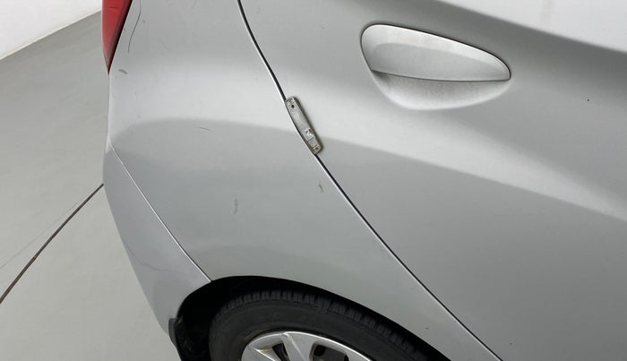 2016 Hyundai Eon SPORTZ, Petrol, Manual, 1,13,131 km, Right quarter panel - Minor scratches