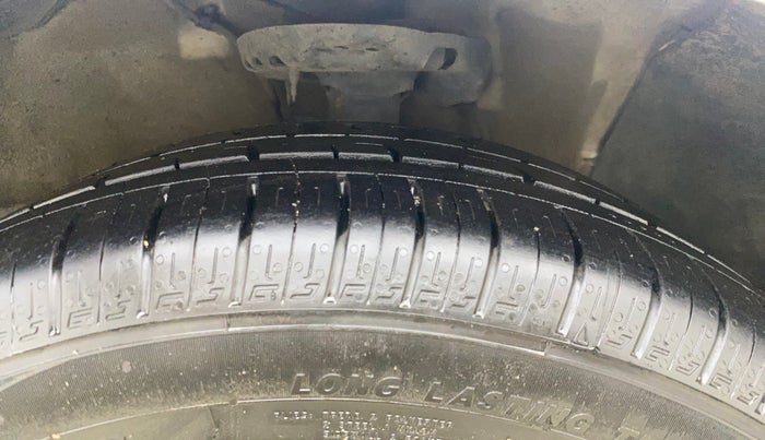 2017 Hyundai Verna 1.6 VTVT SX, Petrol, Manual, 55,098 km, Right Front Tyre Tread