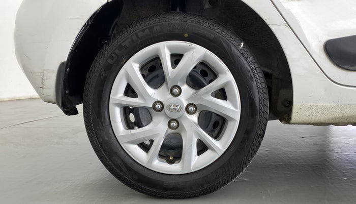 2017 Hyundai Grand i10 MAGNA AT 1.2 KAPPA VTVT, Petrol, Automatic, 40,993 km, Right Rear Wheel