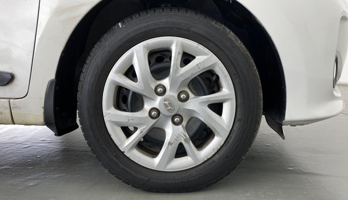 2017 Hyundai Grand i10 MAGNA AT 1.2 KAPPA VTVT, Petrol, Automatic, 40,993 km, Right Front Wheel