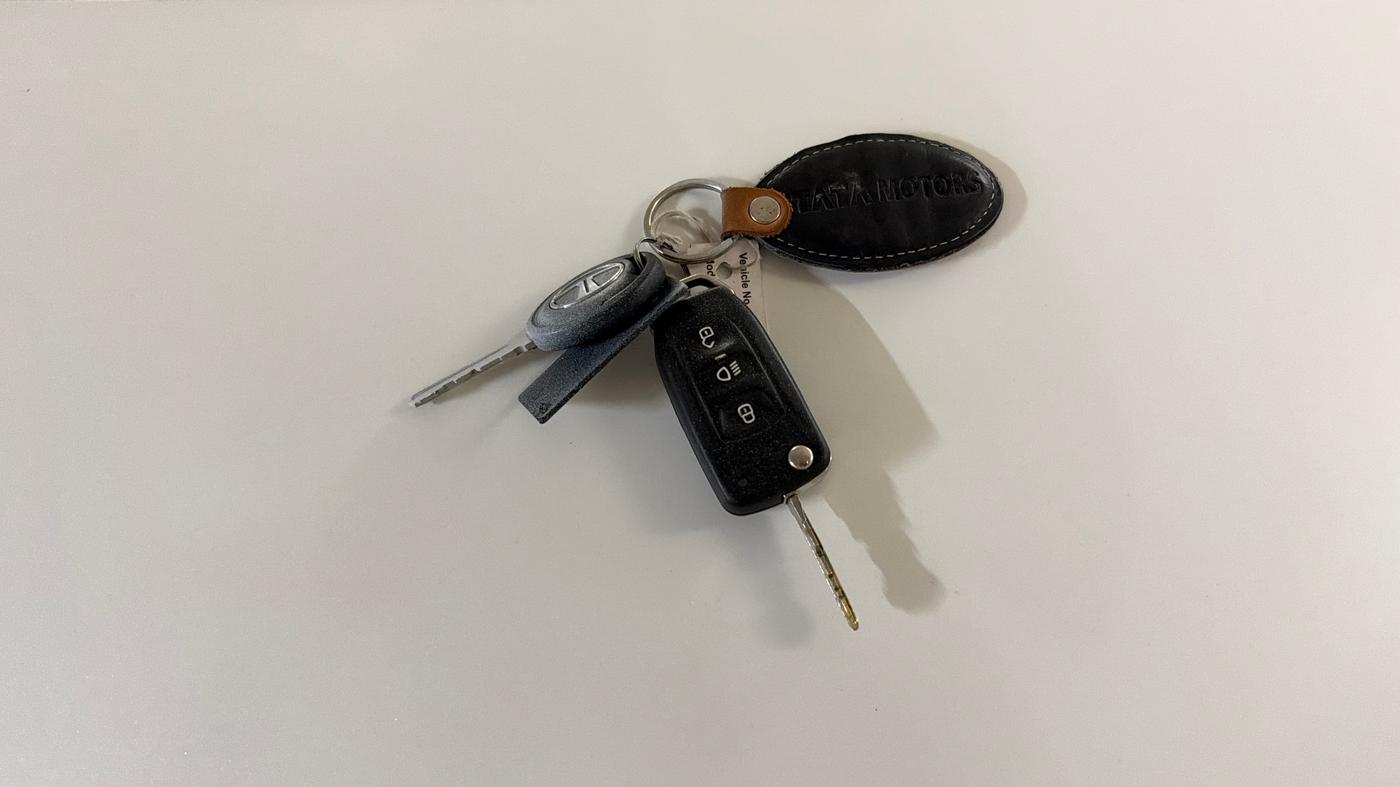 2018 Tata TIAGO NRG PETROL, Petrol, Manual, 68,575 km, Key Close Up
