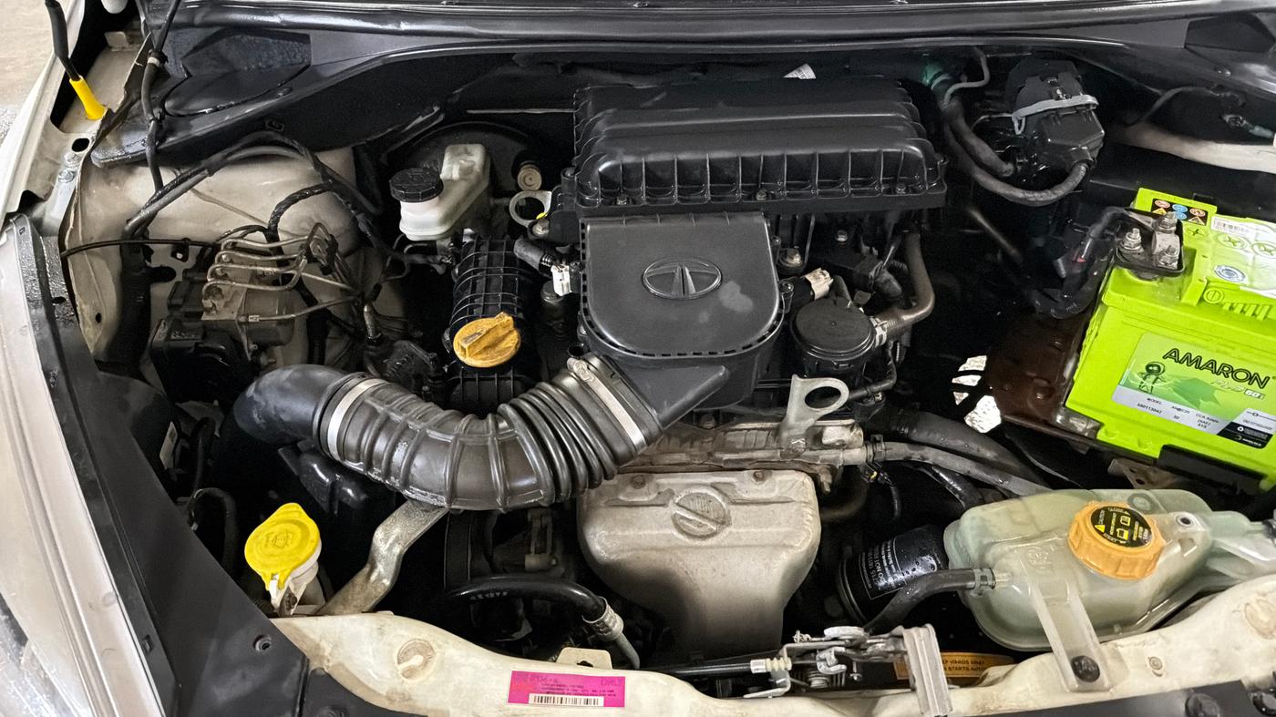 2018 Tata TIAGO NRG PETROL, Petrol, Manual, 68,575 km, Engine View - Right