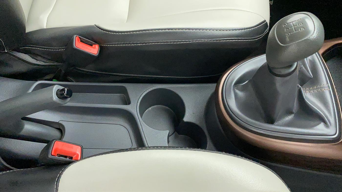 2021 Hyundai AURA S CNG, CNG, Manual, 35,714 km, Gear Lever